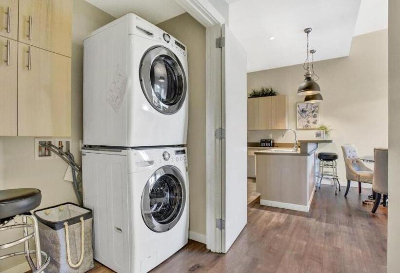 هتل Violetsuitespdx