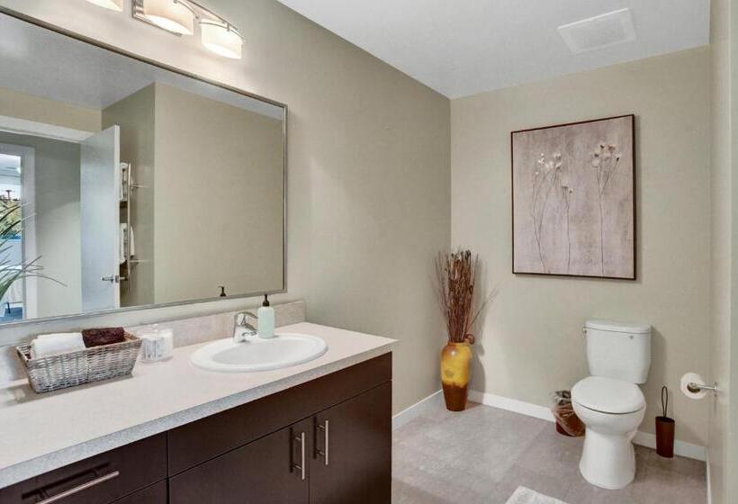 هتل Violetsuitespdx