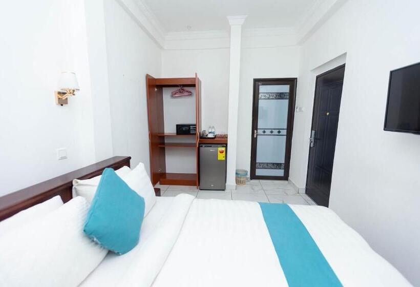 Sky Plus Hotel & Resort