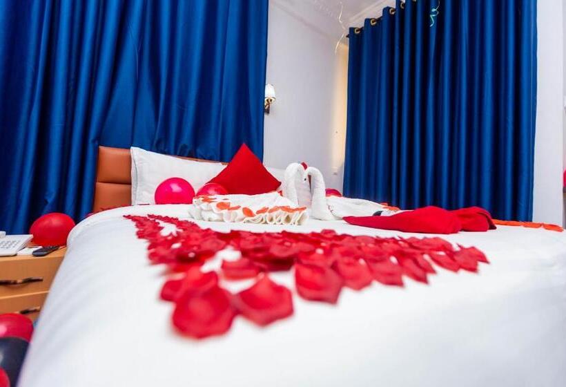 Sky Plus Hotel & Resort