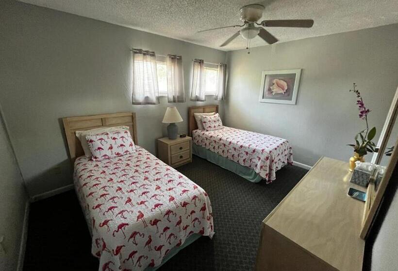 Surfside Suites