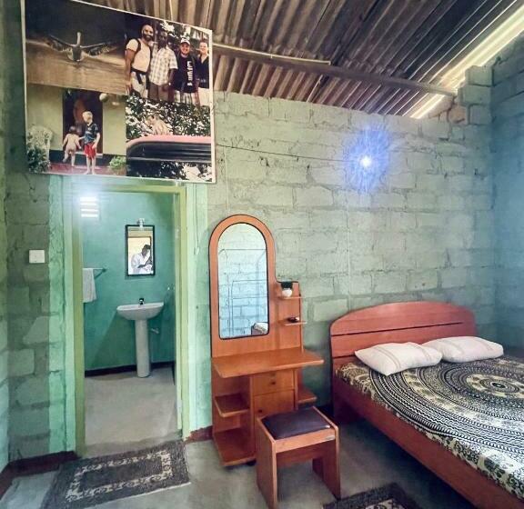 Общежитие Jungle House And Camping Tents