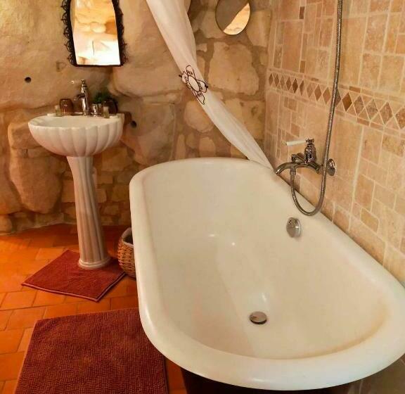 Bed and Breakfast Les Troglos De Cumeray