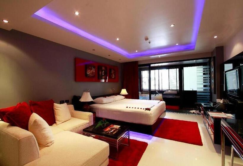 호텔 Bangla Suites Phuket