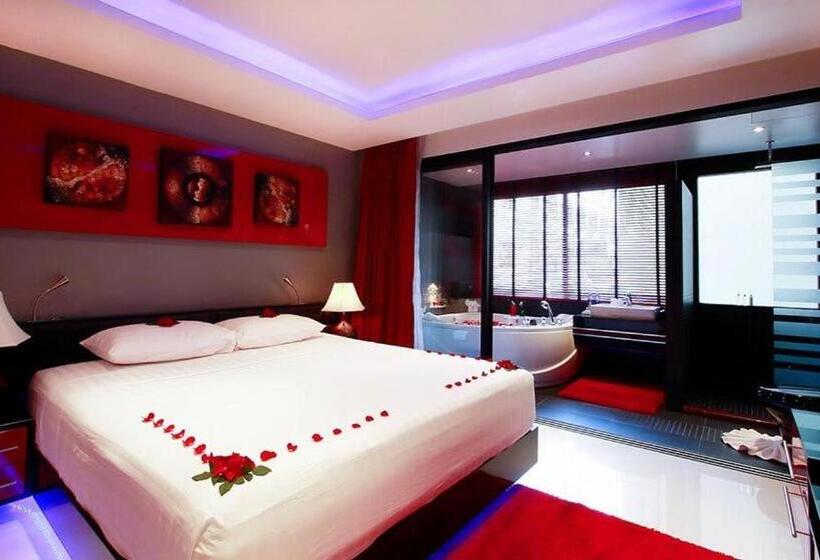 호텔 Bangla Suites Phuket