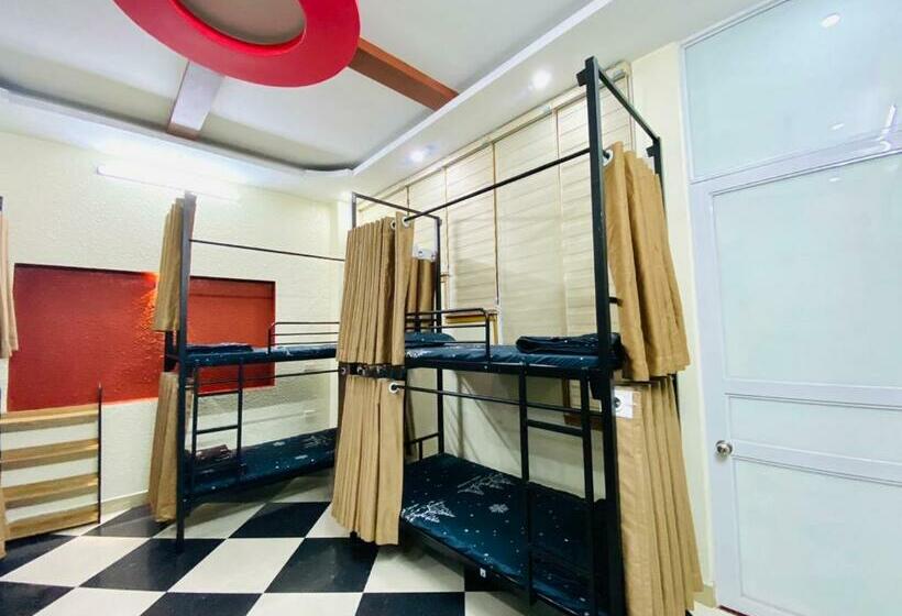 هتل Lion Homestay