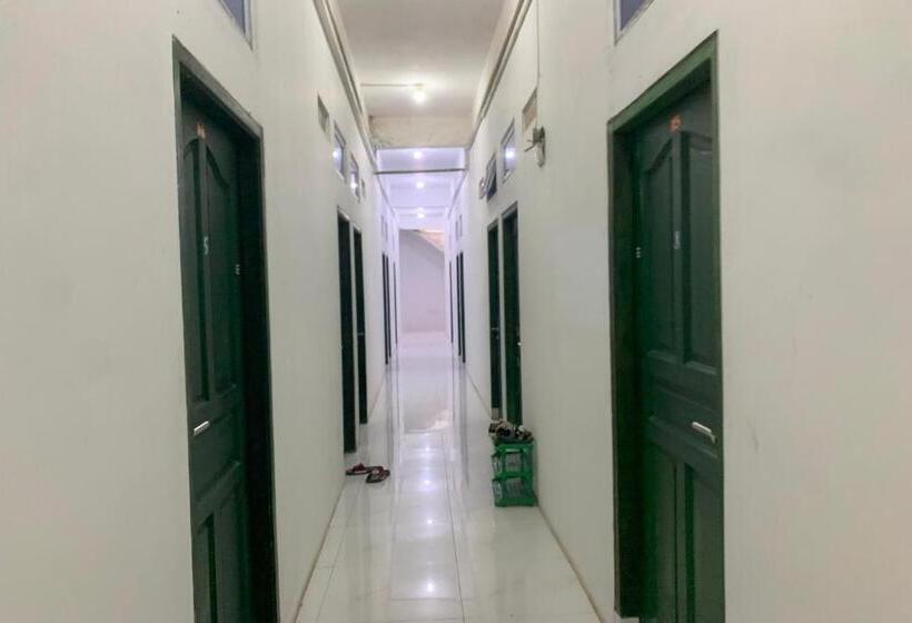 ホテル Oyo 92986 Inara Homestay