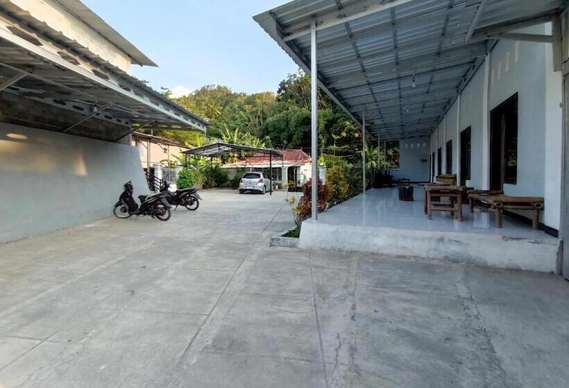 בית מלון כפרי Surya Abadi Homestay Syariah Redpartner