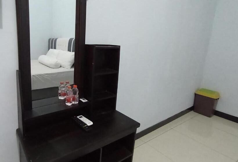 בית מלון כפרי Surya Abadi Homestay Syariah Redpartner