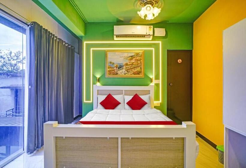 Отель Oyo Flagship The Coffee Club Executive Lodging