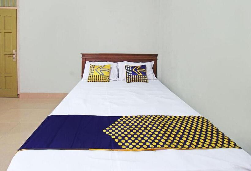 בית מלון כפרי Spot On 92973 Madani Syariah Guesthouse