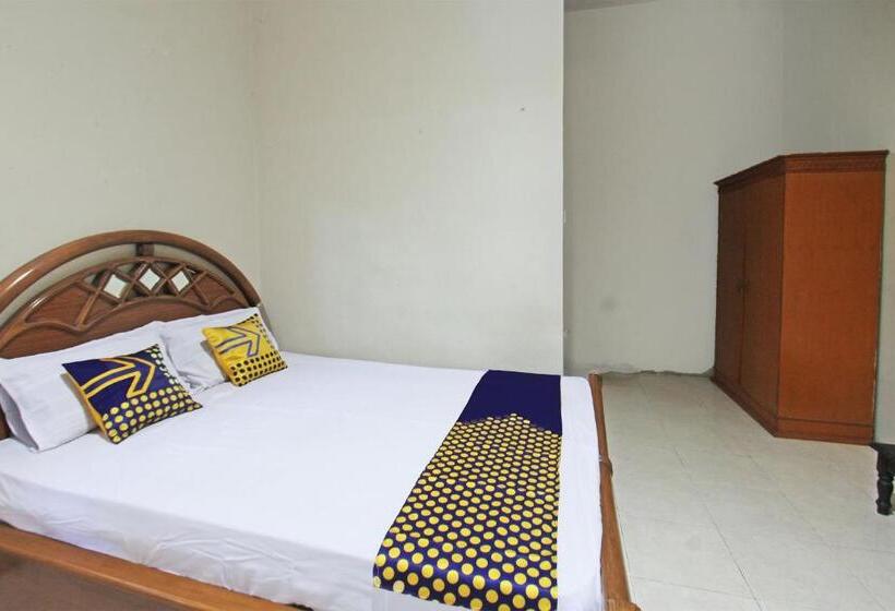 בית מלון כפרי Spot On 92973 Madani Syariah Guesthouse