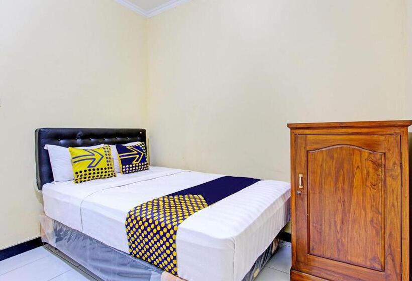 Szálloda Spot On 93007 Guest House Lestari