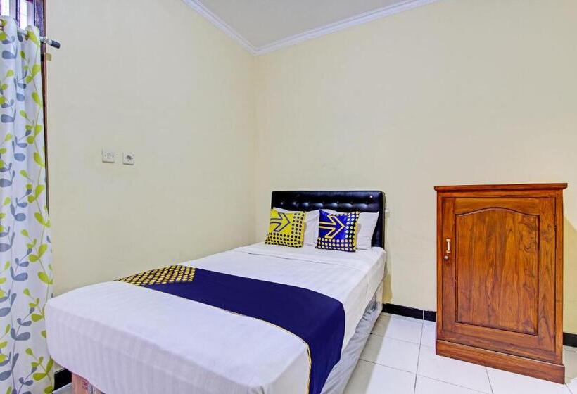 فندق Spot On 93007 Guest House Lestari