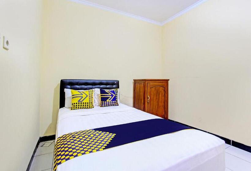 Szálloda Spot On 93007 Guest House Lestari