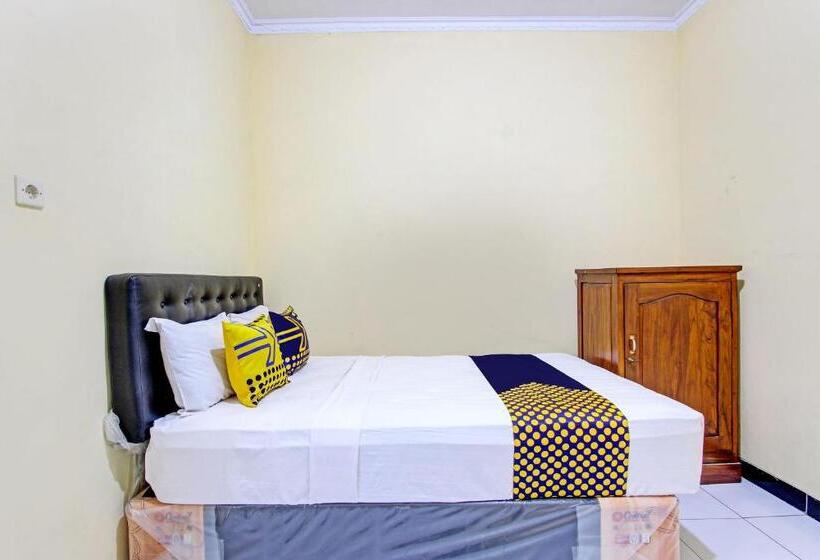 فندق Spot On 93007 Guest House Lestari