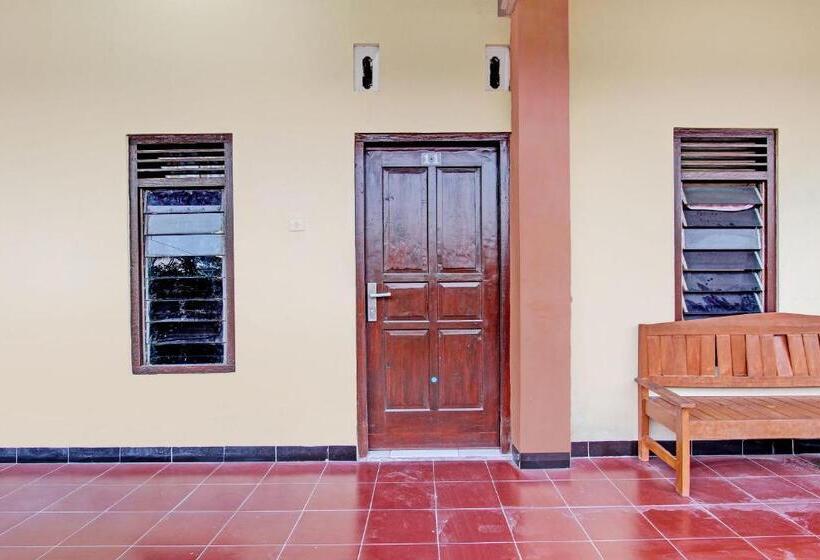 Szálloda Spot On 93007 Guest House Lestari