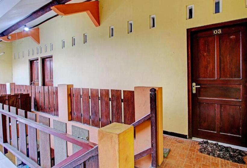 Szálloda Spot On 93007 Guest House Lestari