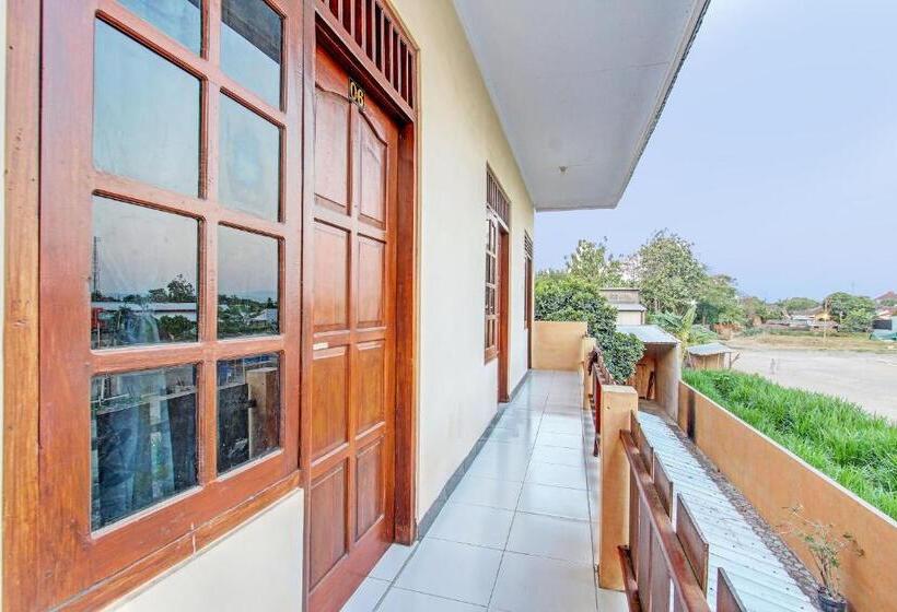 فندق Spot On 93007 Guest House Lestari