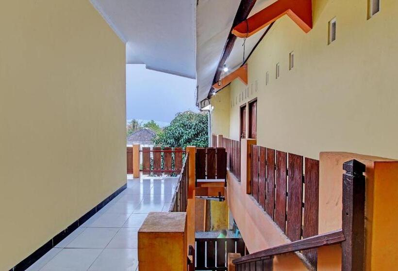 Szálloda Spot On 93007 Guest House Lestari