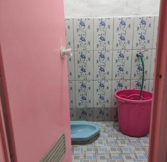 בית מלון כפרי Spot On 93042 Lina Homestay Syariah