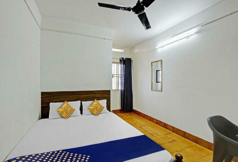 Отель Spot On Vinayaka Tourist Home