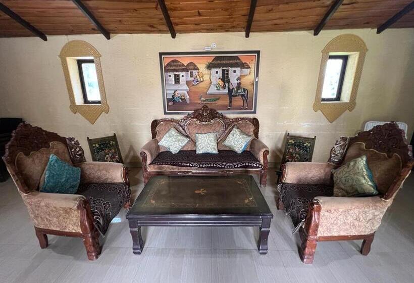 호텔 The Kutch House