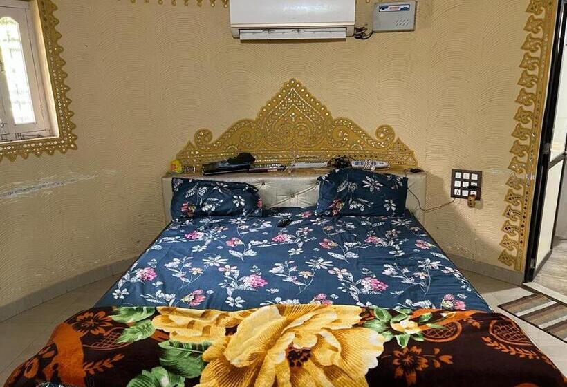 호텔 The Kutch House