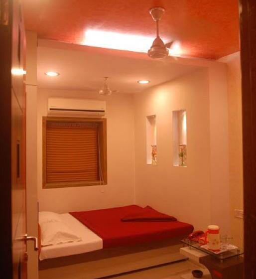 فندق Welcome, Mumbai