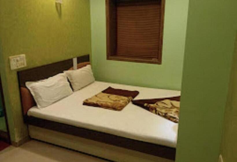 فندق Welcome, Mumbai