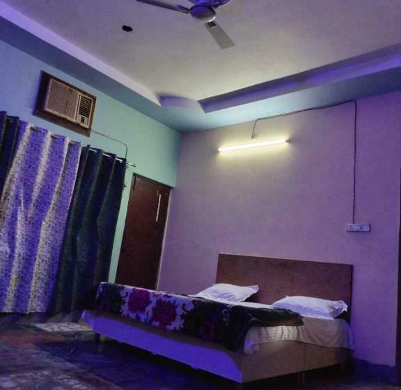 Oyo Hotel Blue Star