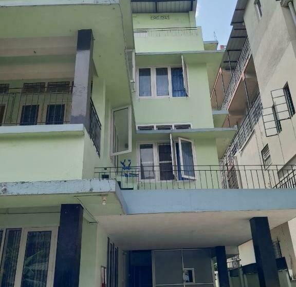 Parijat Pg Girls Hostel