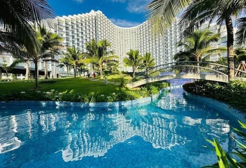 Arena Cam Ranh Beach Resort