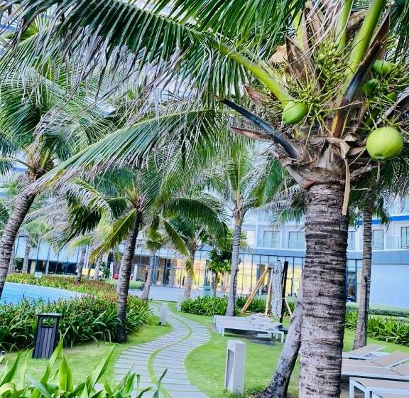 Arena Cam Ranh Beach Resort