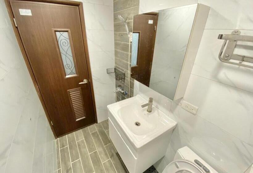 Schronisko 康莊背包旅宿 上下舖背包床位4人&6人房&雙人床房 請來電確認住宿否則無效預訂