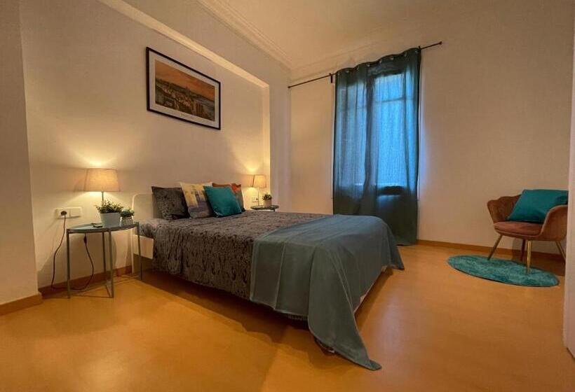 Общежитие Central Rooms Cathedral