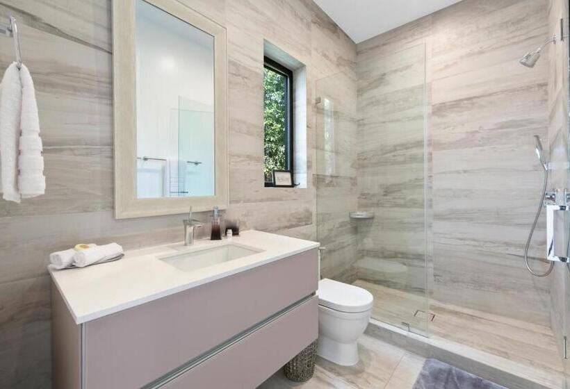 ベッドアンドブレックファースト West Hollywood Modern Luxury 5 Br Villa Sleeps 10