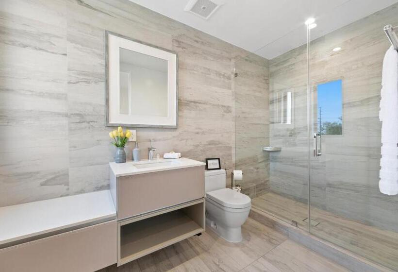 ベッドアンドブレックファースト West Hollywood Modern Luxury 5 Br Villa Sleeps 10
