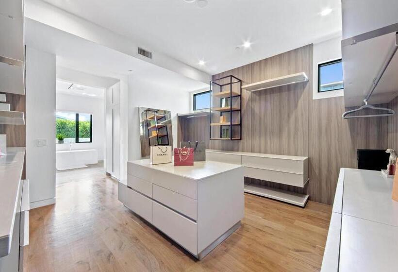 ベッドアンドブレックファースト West Hollywood Modern Luxury 5 Br Villa Sleeps 10