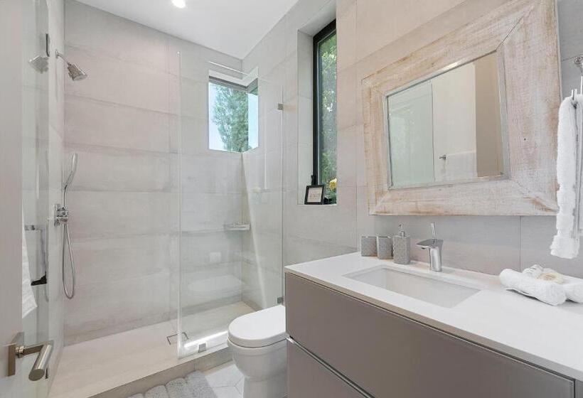 ベッドアンドブレックファースト West Hollywood Modern Luxury 5 Br Villa Sleeps 10