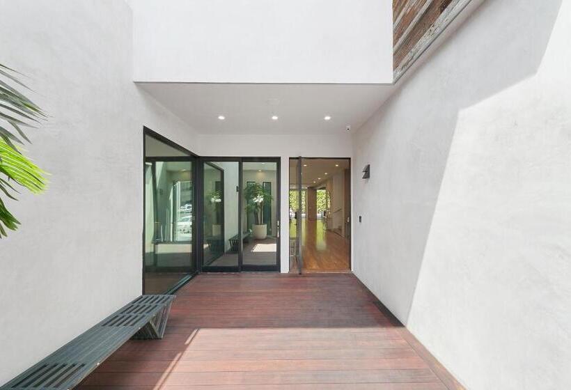 ベッドアンドブレックファースト West Hollywood Modern Luxury 5 Br Villa Sleeps 10