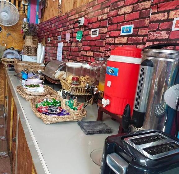 Отель บ้านเนวี่ เกาะล้าน