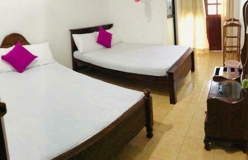 فنادق الكبسولة Sunila Family Rest Anuradhapura