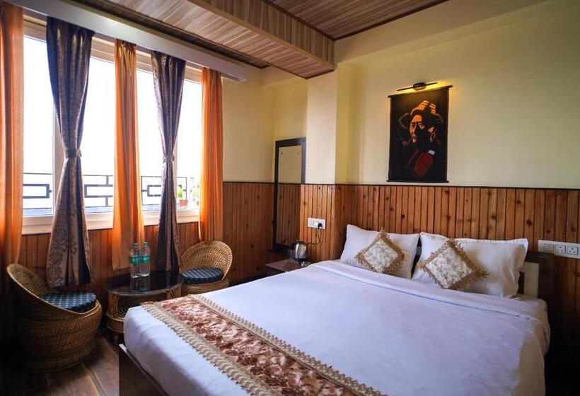 هتل Hill Queen Near Sherpa Gumba Darjeeling Mall 5 Min Couple Friendly