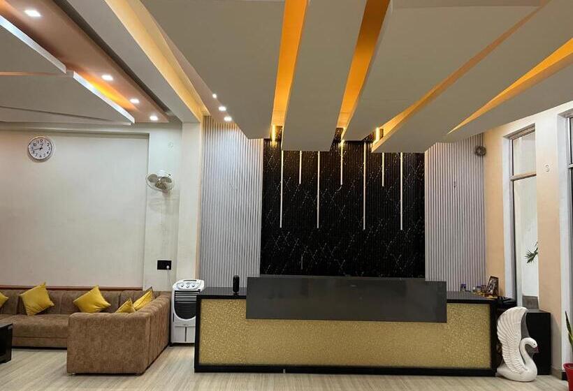 ホテル Jb Square Resort And Lawn