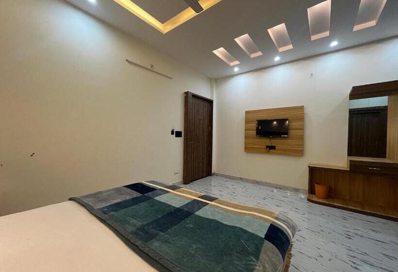 ホテル Jb Square Resort And Lawn