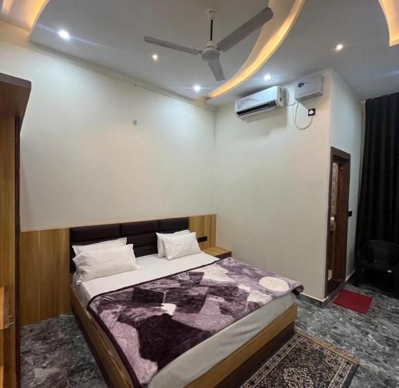 ホテル Jb Square Resort And Lawn