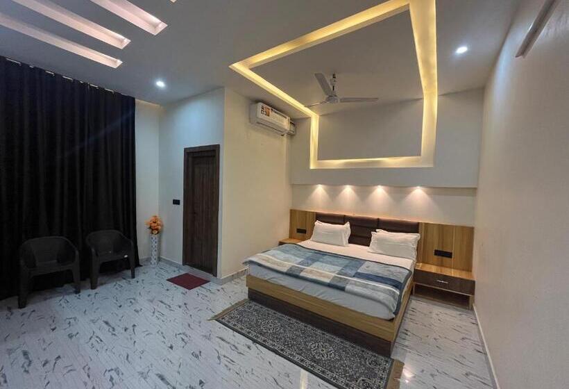 ホテル Jb Square Resort And Lawn