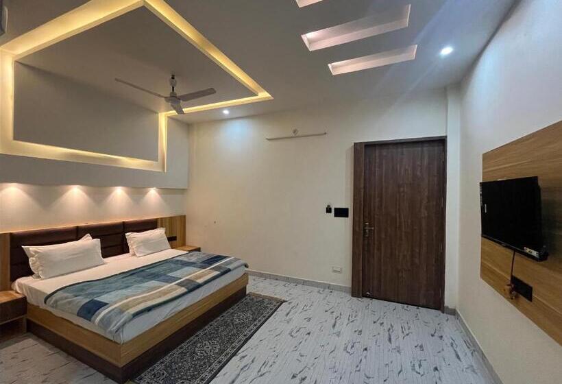 ホテル Jb Square Resort And Lawn