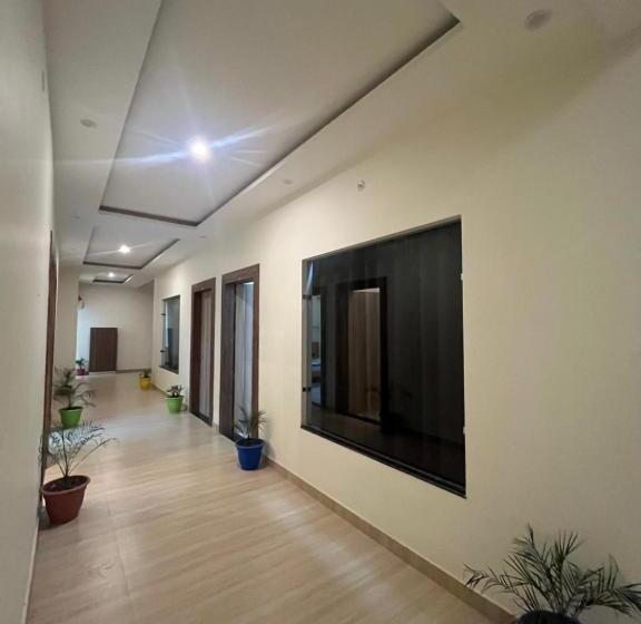 ホテル Jb Square Resort And Lawn